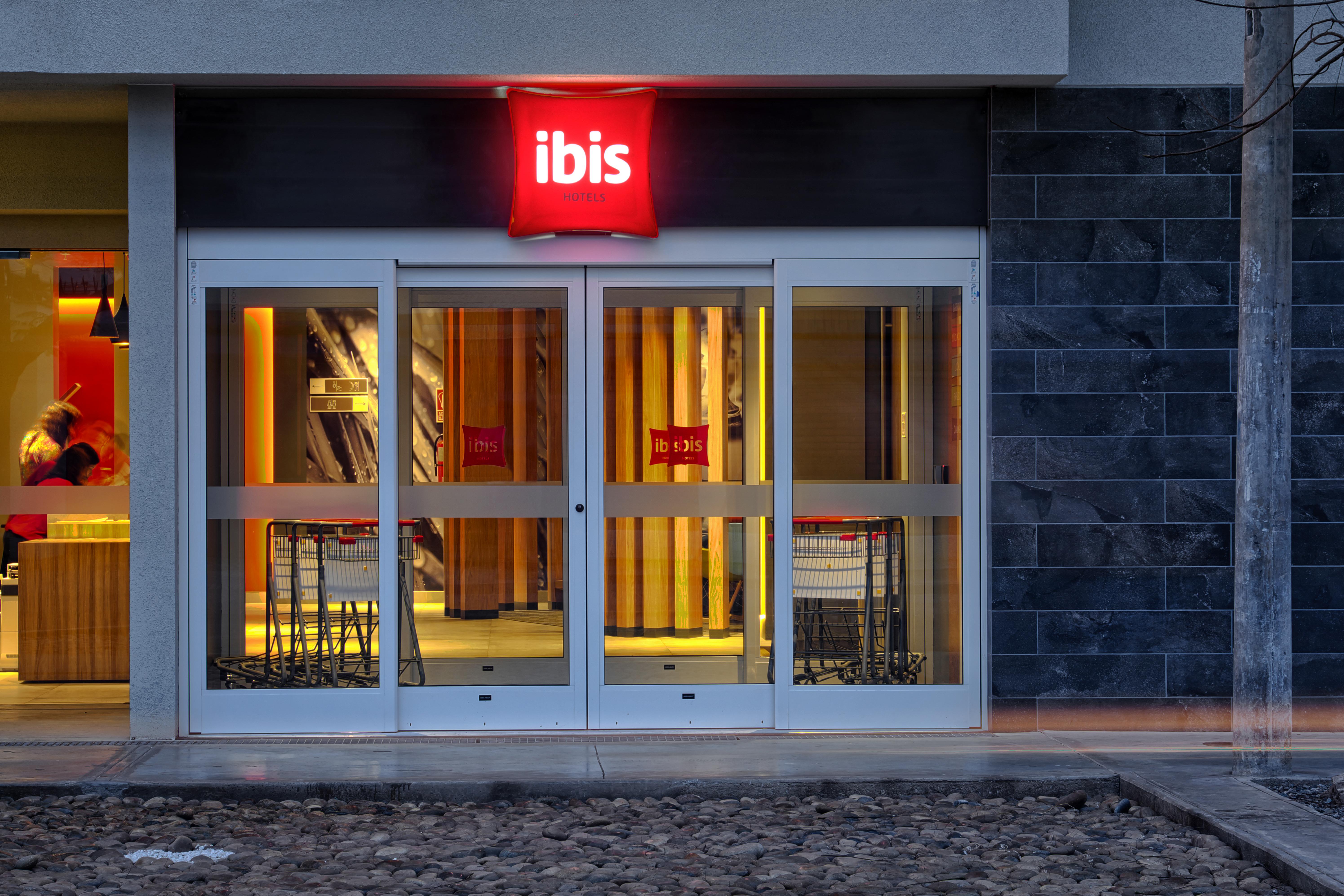 Готель Ibis Трухільйо Екстер'єр фото